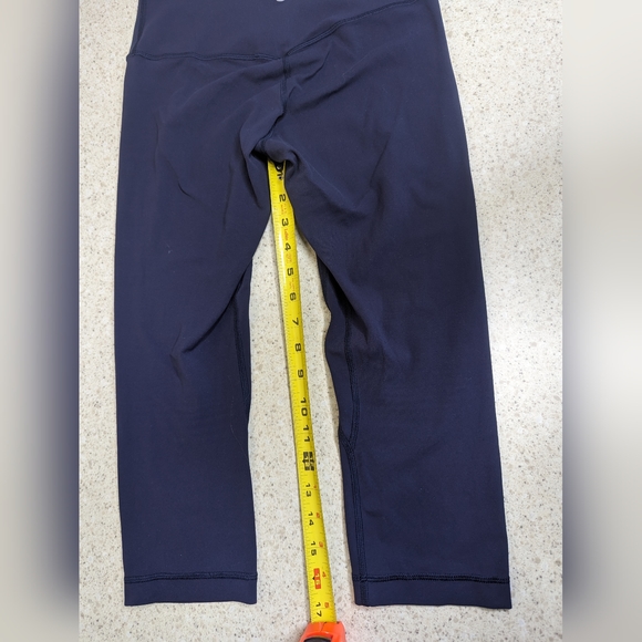 Lululemon Women’s Align Crop Capri legging navy blue and Black Size 6 - Picture 8 of 8
